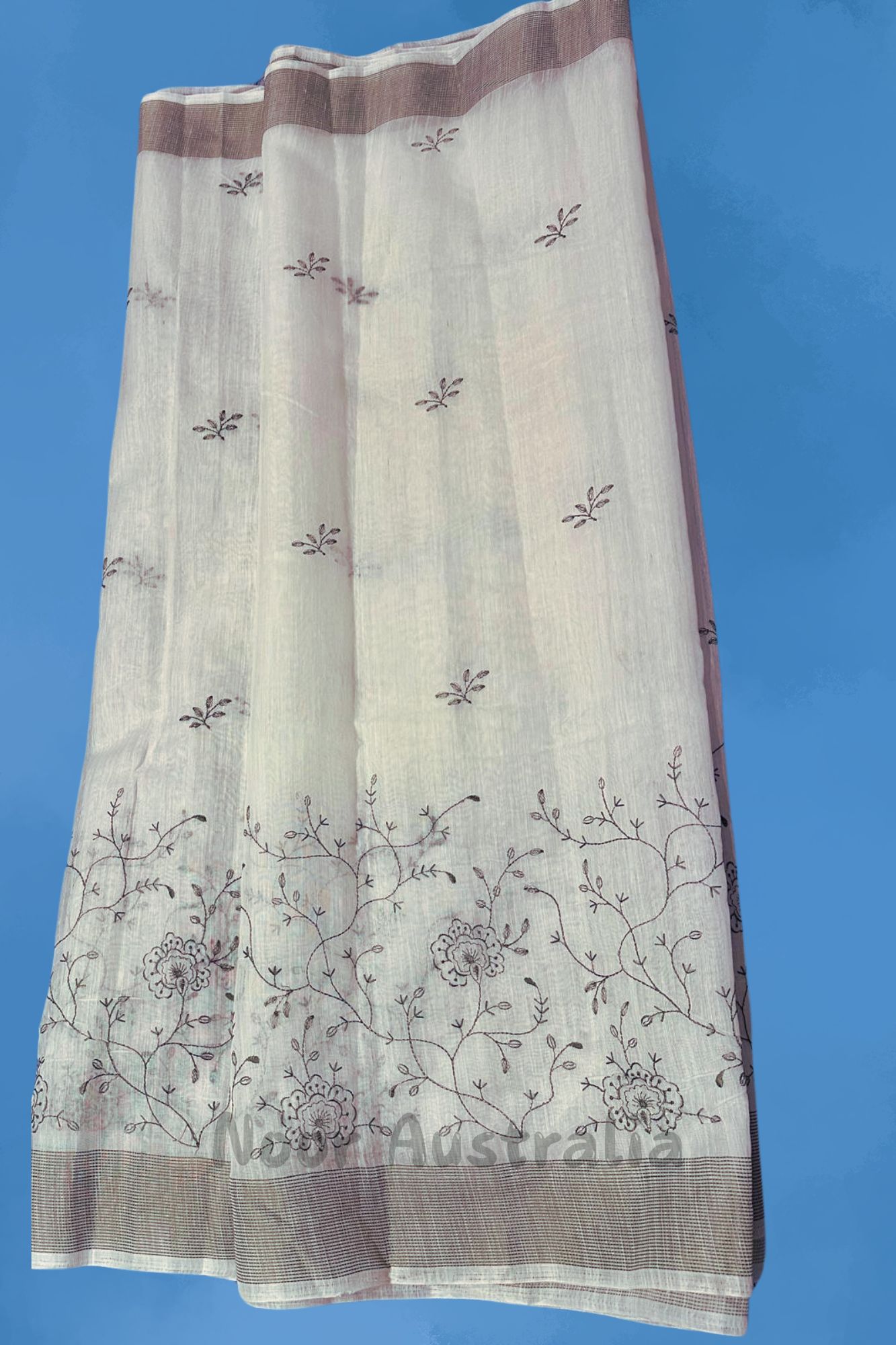 Sri Lankan White Saree with Floral Charm - NRSSW103 - Image 2