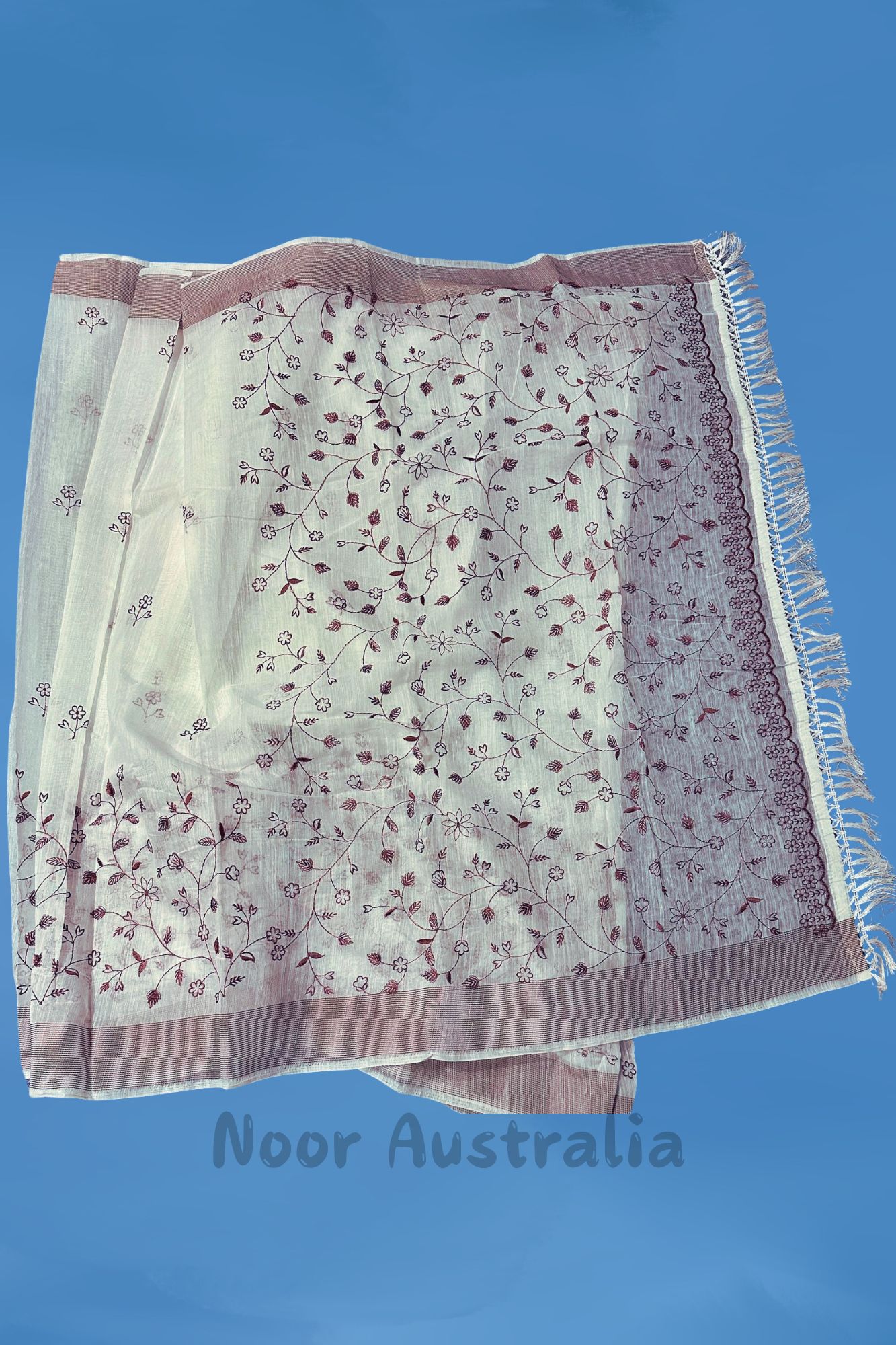 Sri Lankan White Saree with Floral Charm - NRSSW102 - Image 2