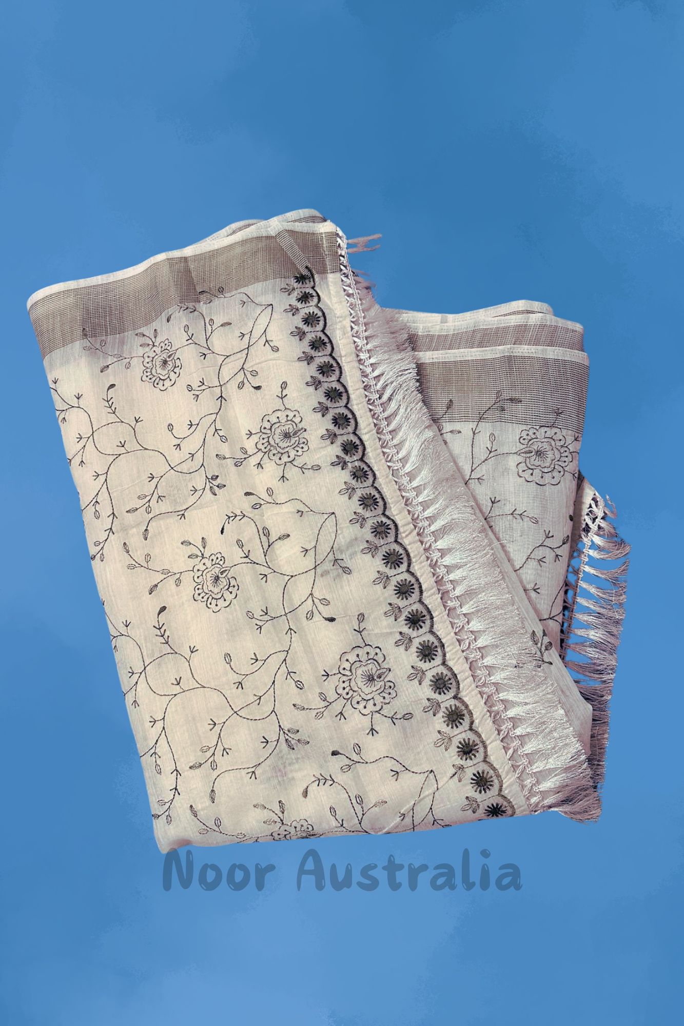 Sri Lankan White Saree with Floral Charm - NRSSW103 - Image 3