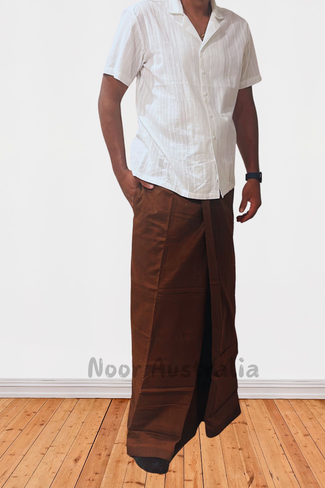 Sri Lankan Men’s Handloom Brown Pocket Sarong (Plain) – NRTWT012 - Image 2